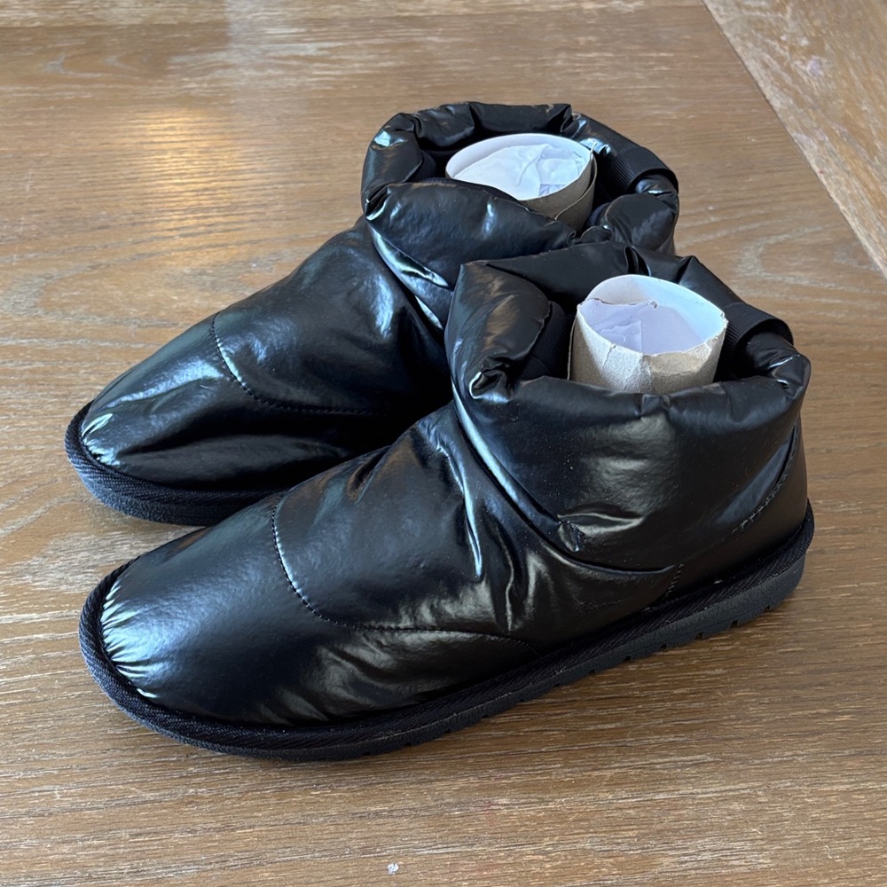 JustFab Shiny Black Padded Booties